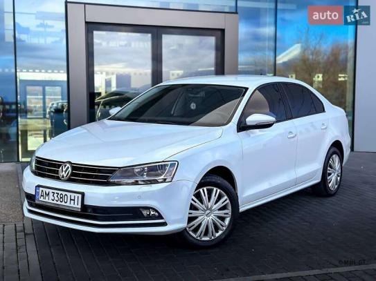 Volkswagen Jetta 2015р. у розстрочку