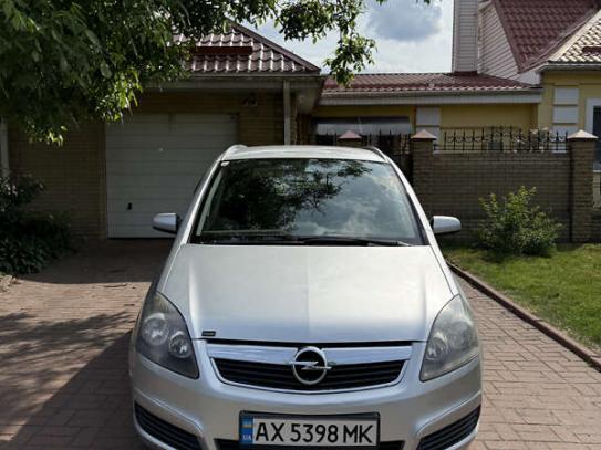 Opel Zafira                          2007г. в рассрочку