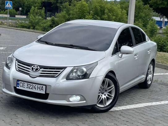 Toyota Avensis 2010г. в рассрочку