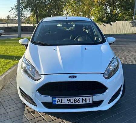 Ford Fiesta 2016р. у розстрочку