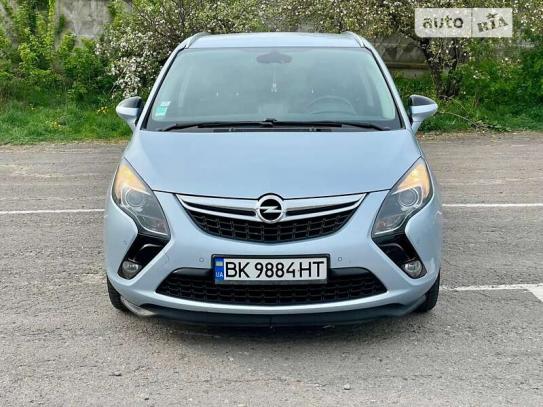 Opel Zafira 2015г. в рассрочку