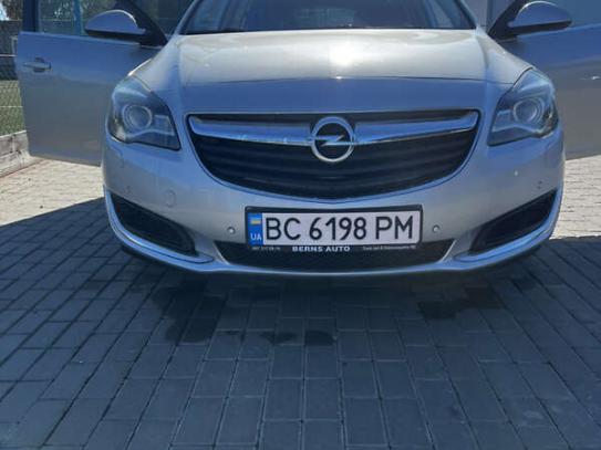 Opel Insignia sports tourer 2016г. в рассрочку