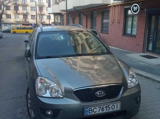 Kia Carens                          2011г. в рассрочку