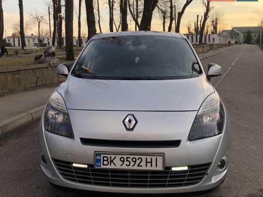 Renault Scenic 2010р. у розстрочку