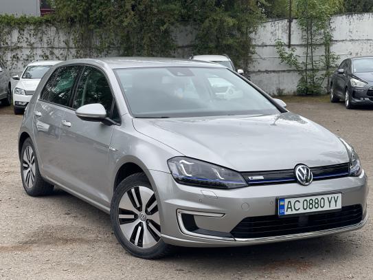 Volkswagen E-golf                          2015г. в рассрочку