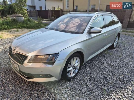 Skoda Superb 2017р. у розстрочку