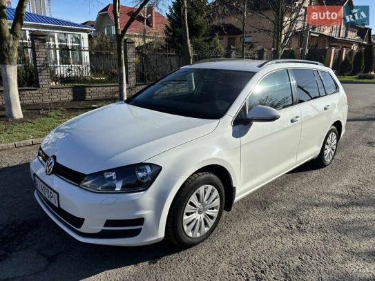 Volkswagen Golf
                            2015г. в рассрочку