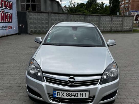 Opel Astra
                           2010г. в рассрочку