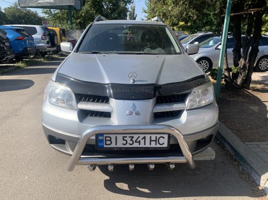 Mitsubishi Outlander 2005г. в рассрочку