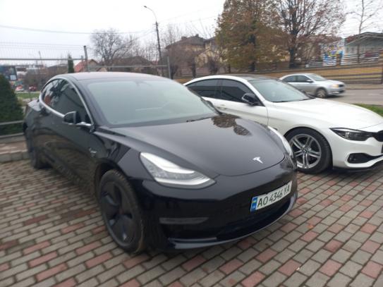 Tesla Model 3 2018р. у розстрочку