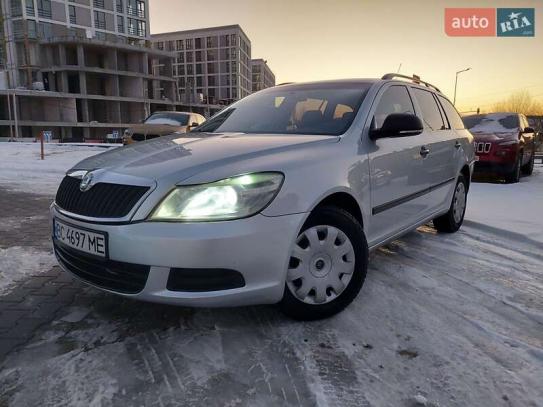 Skoda Octavia                         2010г. в рассрочку