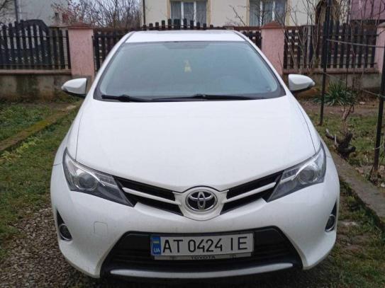 Toyota Auris
                           2013г. в рассрочку