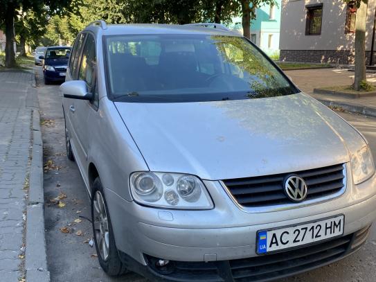 Volkswagen Touran
                          2005г. в рассрочку