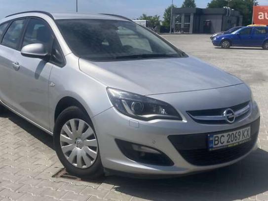 Opel Astra                           2013г. в рассрочку