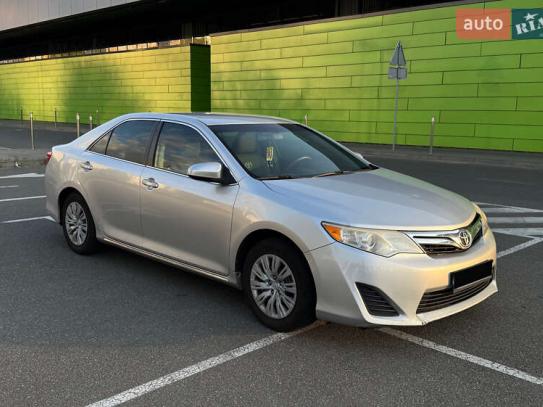 Toyota Camry 2013г. в рассрочку