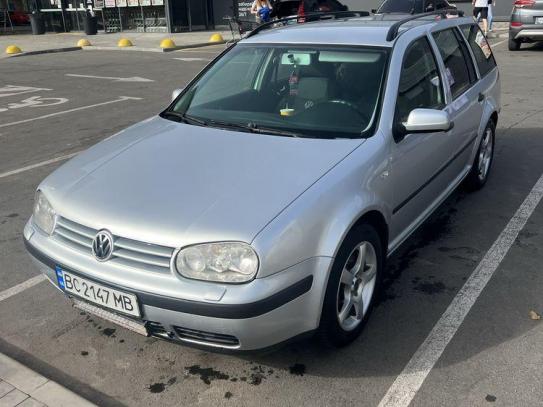 Volkswagen Golf                            2005г. в рассрочку