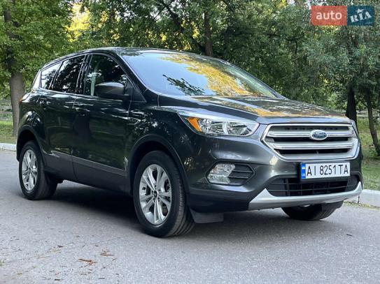 Ford Escape
                          2019г. в рассрочку