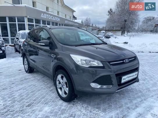 Ford Kuga 2015р. у розстрочку