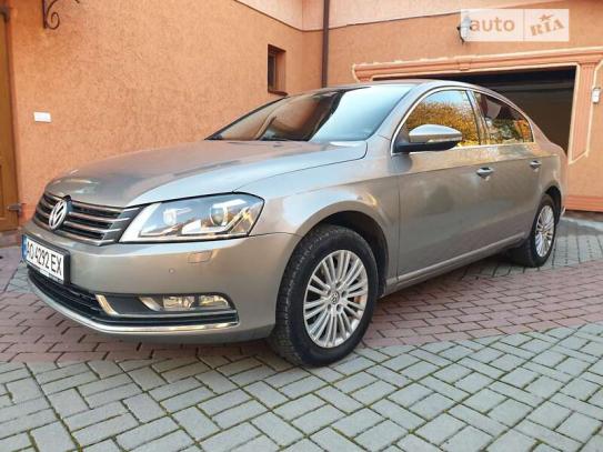 Volkswagen Passat 2013р. у розстрочку