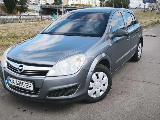 Opel Astra                           2007г. в рассрочку