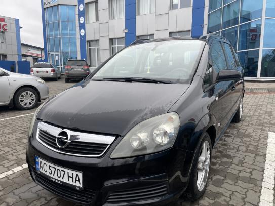 Opel Zafira                          2006г. в рассрочку