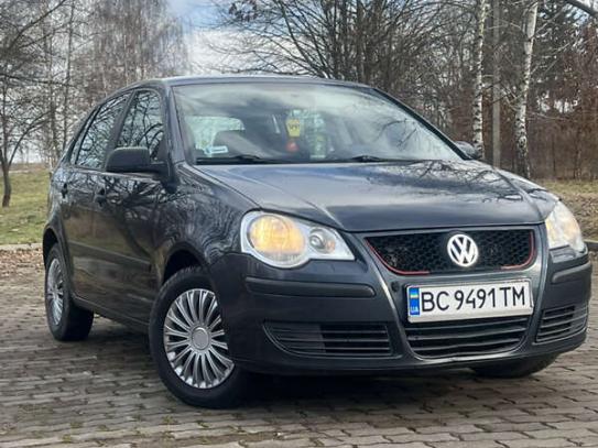 Volkswagen Polo                            2005г. в рассрочку