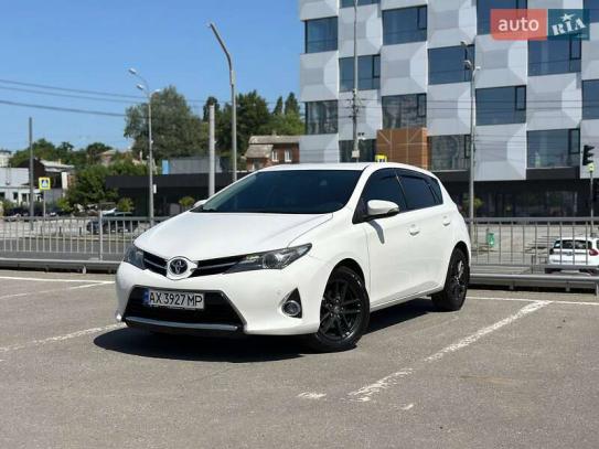 Toyota Auris
                           2015г. в рассрочку