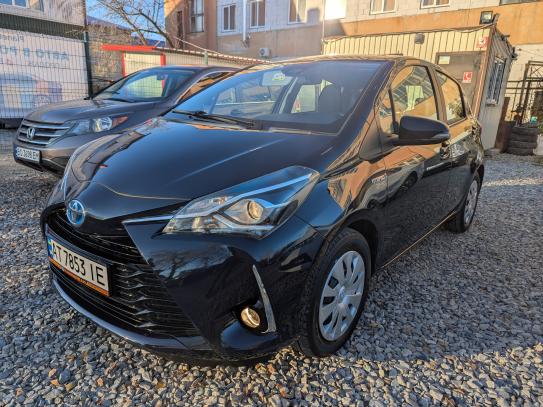 Toyota Yaris hybrid 2018г. в рассрочку