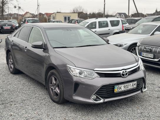 Toyota Camry 2016р. у розстрочку