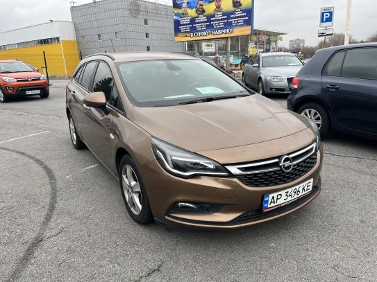 Opel Astra sports tourer 2016р. у розстрочку