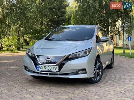 Nissan Leaf 2018г. в рассрочку