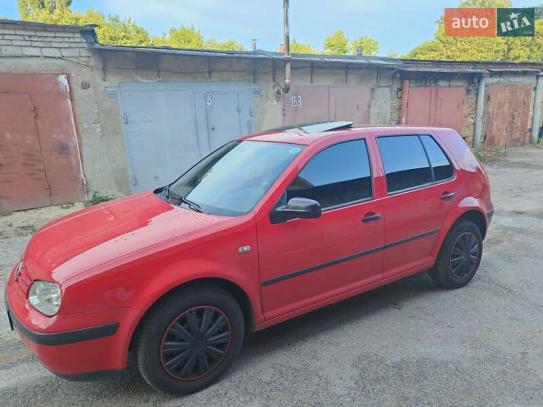 Volkswagen Golf 2001г. в рассрочку