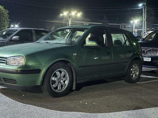 Volkswagen Golf
                            2000г. в рассрочку