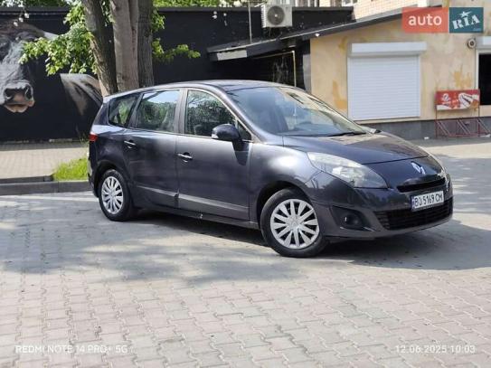 Renault Scenic                          2010г. в рассрочку