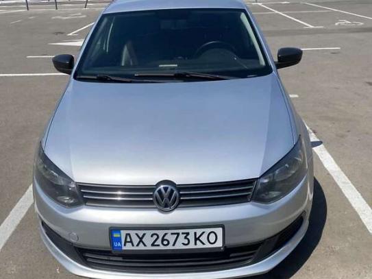 Volkswagen Polo                            2012г. в рассрочку