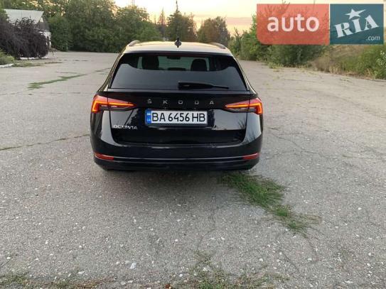 Skoda Octavia 2021г. в рассрочку