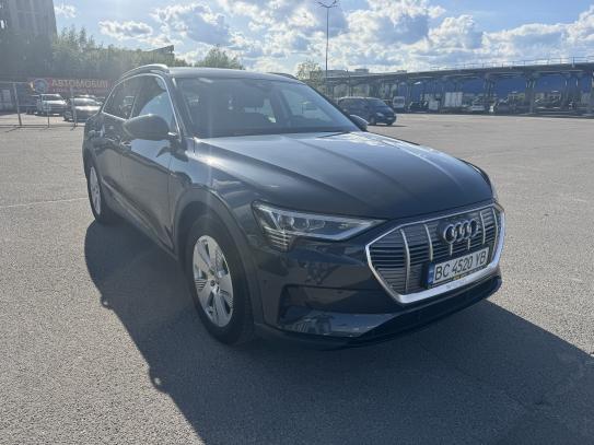 Audi E-tron 50
                       2020г. в рассрочку