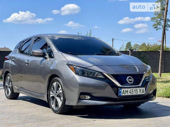 Nissan Leaf 2022г. в рассрочку