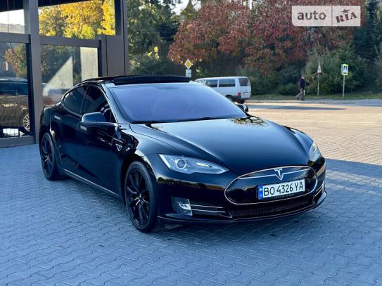 Tesla Model s 2014г. в рассрочку