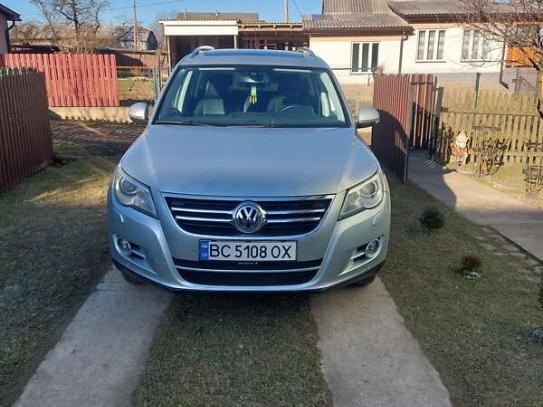 Volkswagen Tiguan                          2008г. в рассрочку