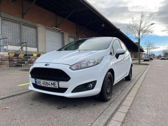 Ford Fiesta                          2016г. в рассрочку