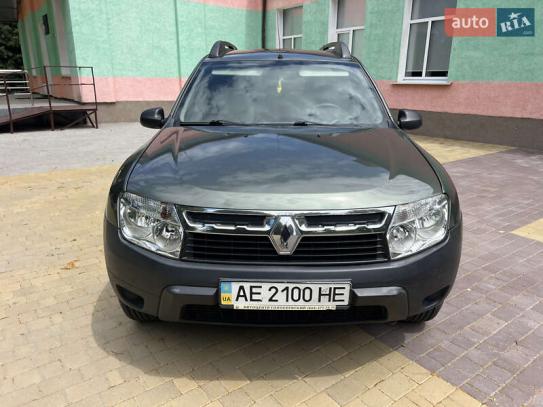 Renault Duster                          2013г. в рассрочку