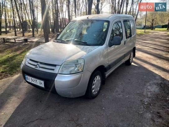 Citroen Berlingo                        2004г. в рассрочку
