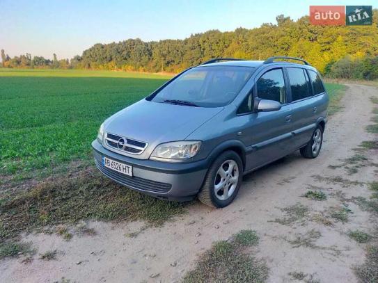 Opel Zafira                          2004г. в рассрочку