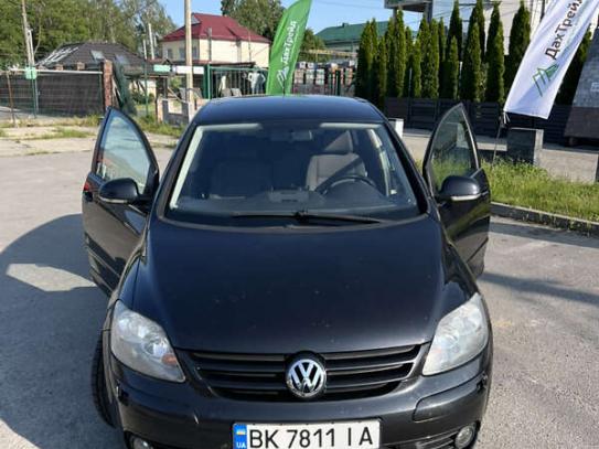 Volkswagen Golf plus
                       2007г. в рассрочку