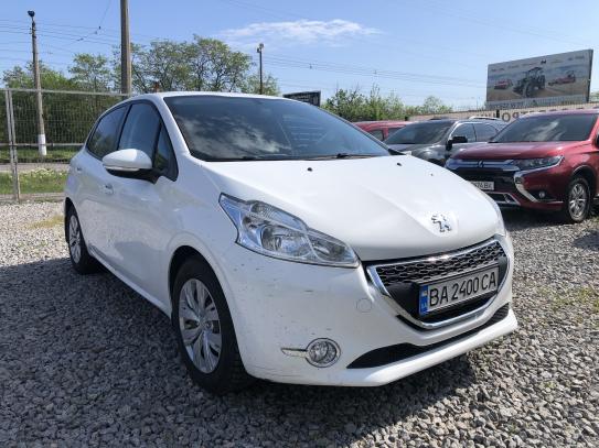 Peugeot 208                             2015г. в рассрочку