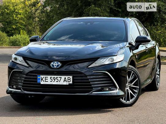 Toyota Camry 2022р. у розстрочку