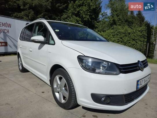 Volkswagen Touran                          2011г. в рассрочку