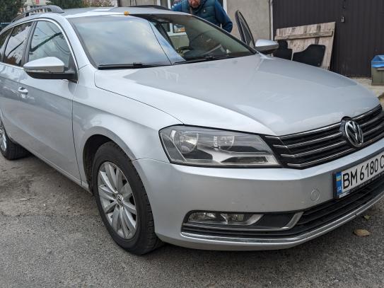 Volkswagen Passat 2011р. у розстрочку