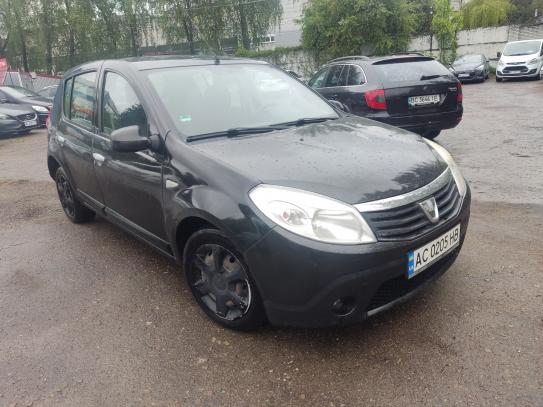 Dacia Sandero                         2009г. в рассрочку